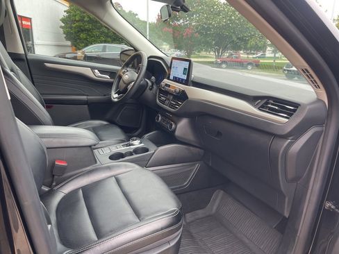 Used 2022 Ford Escape SEL w/ Technology Package image 17