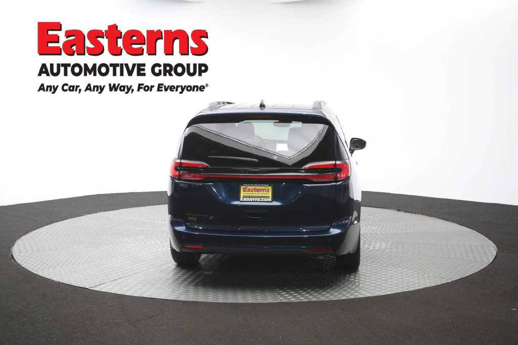 Used 2023 Chrysler Pacifica Touring-L w/ S Appearance Package FWD image 40
