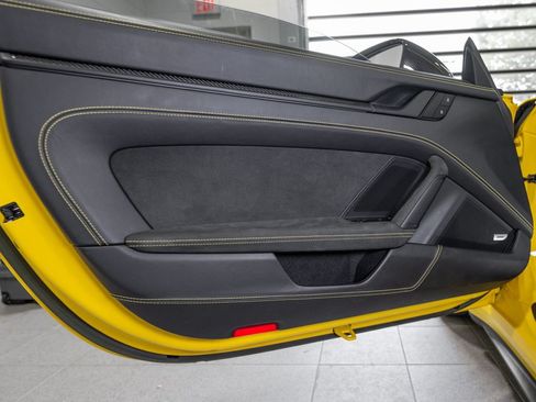 Used 2024 Porsche 911 GT3 RWD image 21