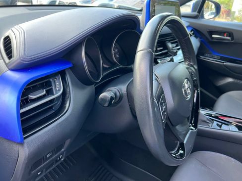 Used 2021 Toyota C-HR XLE FWD image 26