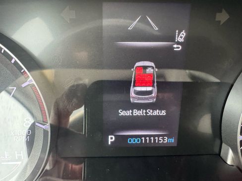 Used 2022 Toyota Highlander LE image 21