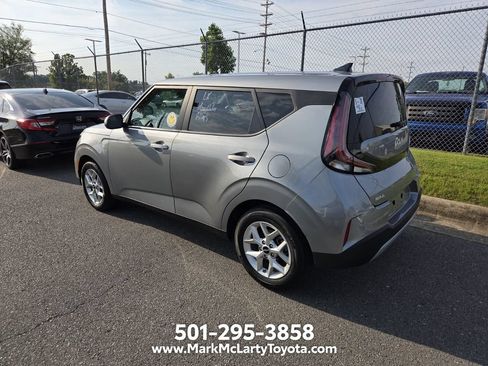 Used 2023 Kia Soul LX w/ Option Group 015 FWD image 8