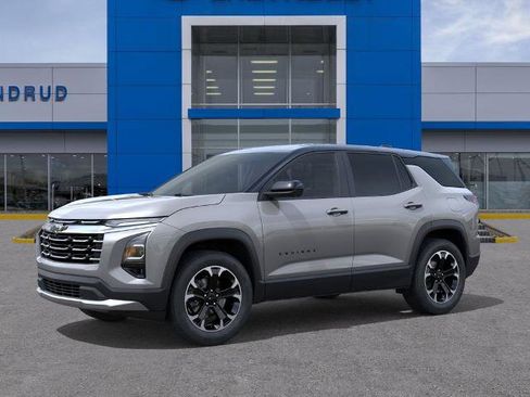 New 2026 Chevrolet Equinox LT w/ Convenience Package II AWD/4WD image 2