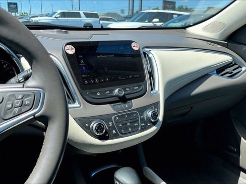 Used 2024 Chevrolet Malibu LT FWD image 15