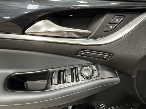Used 2024 Buick Enclave Premium AWD/4WD image 13