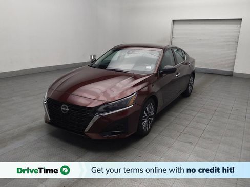 Used 2024 Nissan Altima 2.5 SV image 1