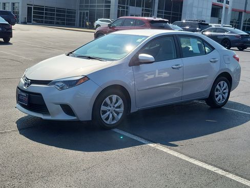 Used 2014 Toyota Corolla LE FWD image 3