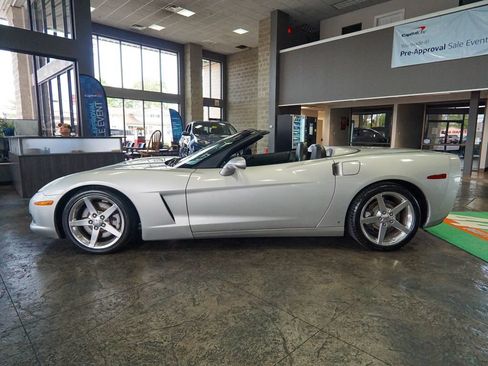Used 2007 Chevrolet Corvette Convertible w/ Preferred Equipment Group RWD image 5
