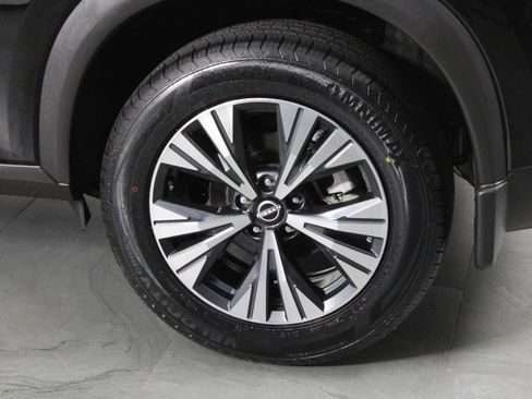 Certified 2023 Nissan Rogue SV w/ SV Premium B Package FWD image 15