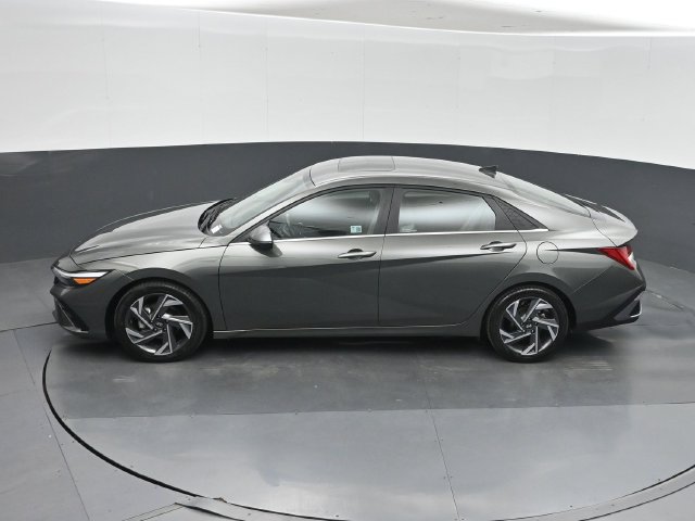 Used 2024 Hyundai Elantra Limited FWD image 35