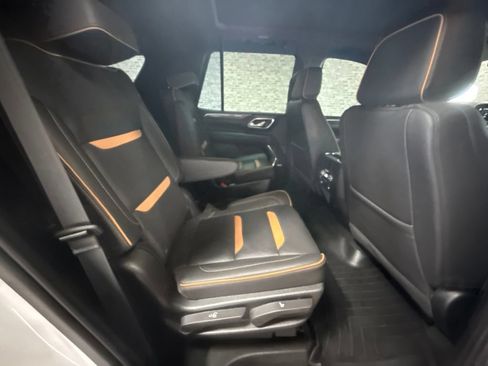 Used 2023 GMC Yukon AT4 w/ Technology Package AWD/4WD image 12