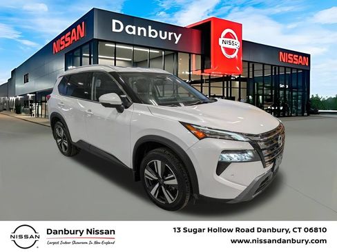 Certified 2025 Nissan Rogue SL w/ SL Premium Package AWD/4WD image 1