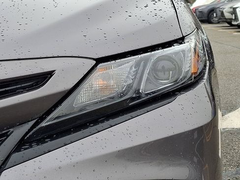 Used 2023 Toyota Camry SE w/ Cold Weather Package image 9