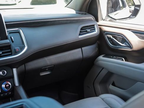 Used 2021 GMC Yukon SLT w/ SLT Premium Package AWD/4WD image 28
