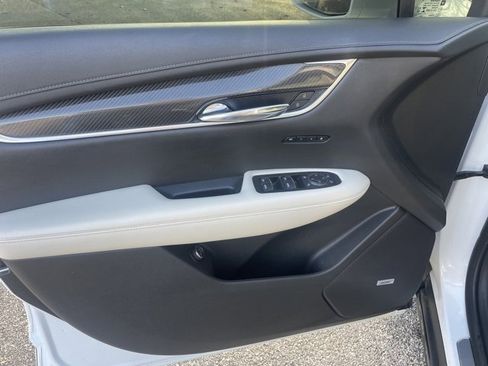 Used 2020 Cadillac XT6 Sport image 9