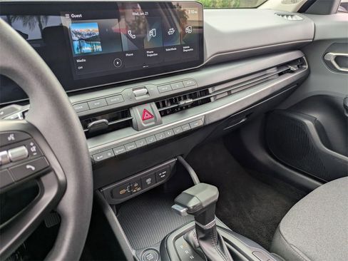 Used 2025 Kia K4 LXS image 20