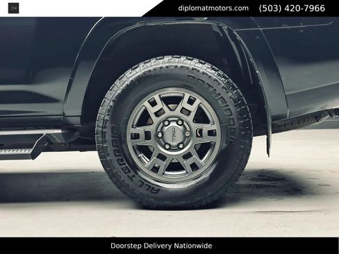 Used 2020 Toyota 4Runner Venture w/ Moonroof Package AWD/4WD image 47