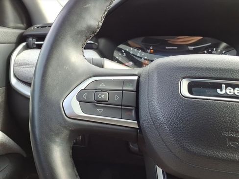 Used 2022 Jeep Compass Latitude w/ Sun and Sound Group AWD/4WD image 18