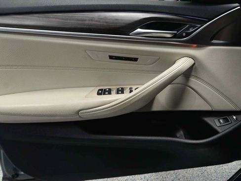 Used 2018 BMW 530e RWD image 6