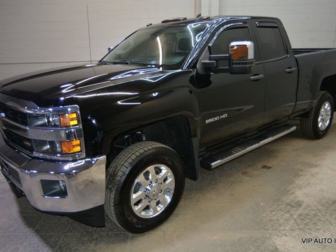 Used 2015 Chevrolet Silverado 2500 LT w/ LT Convenience Package AWD/4WD image 2