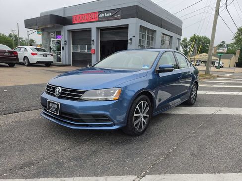 Used 2018 Volkswagen Jetta SE FWD image 1