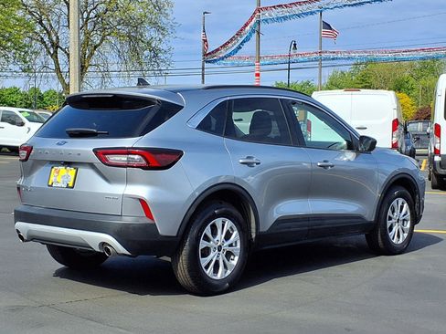 Used 2023 Ford Escape Active AWD/4WD image 2
