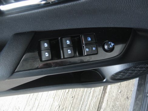 Used 2016 Toyota Prius Two image 11