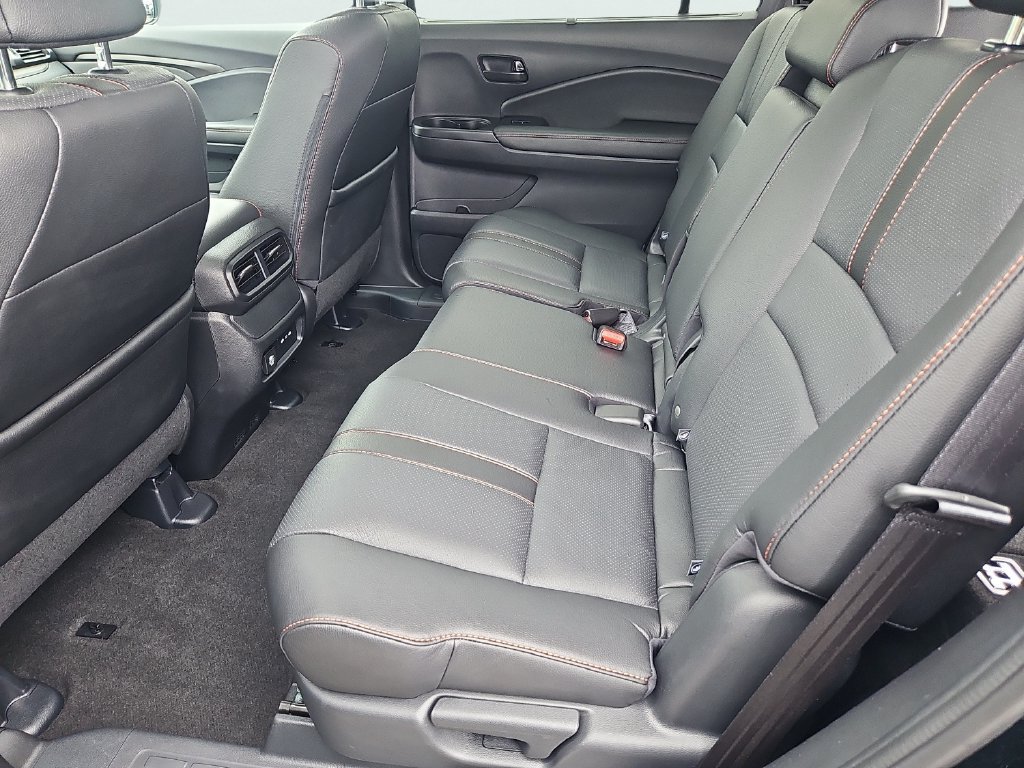 Certified 2025 Honda Passport TrailSport image 34