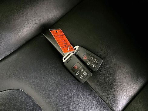 Used 2015 Volvo V60 T5 Platinum image 14