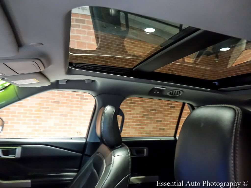Used 2022 Ford Explorer XLT w/ Equipment Group 202A AWD/4WD image 14