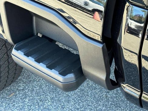 Used 2025 Ford F250 Platinum w/ FX4 Off-Road Package image 9