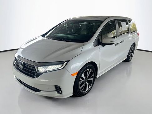 Certified 2024 Honda Odyssey Touring image 4