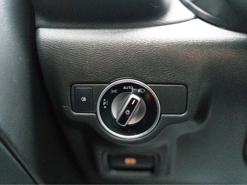 Used 2019 INFINITI QX30 AWD image 15