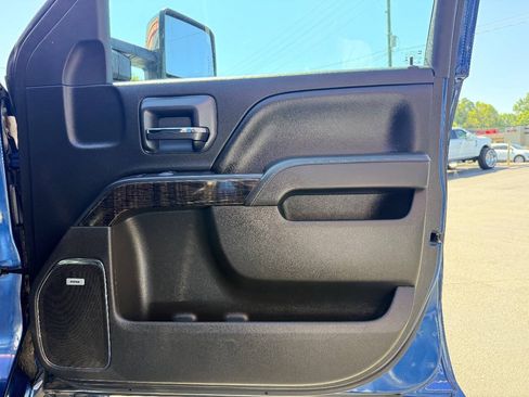 Used 2016 GMC Sierra 2500 Denali w/ Duramax Plus Package AWD/4WD image 41