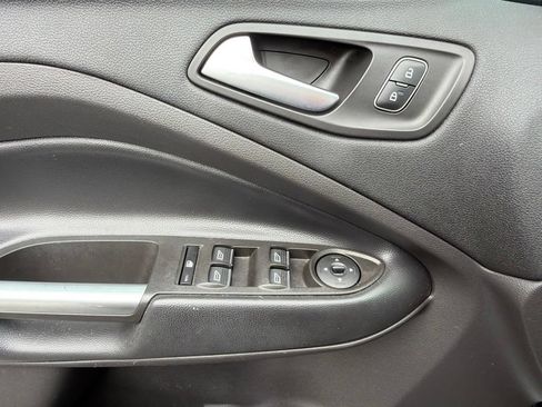 Used 2019 Ford Escape SE FWD image 19