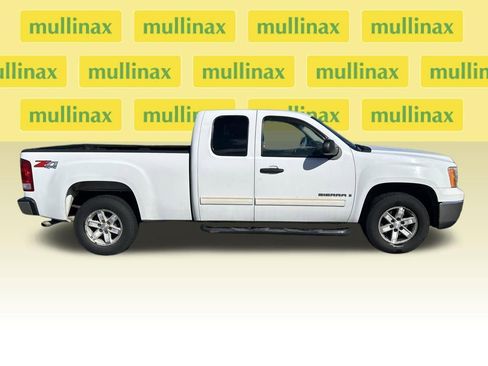 Used 2007 GMC Sierra 1500 SLE w/ SLE1 Preferred Package image 2