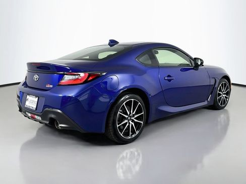 Used 2023 Toyota GR86 RWD image 6