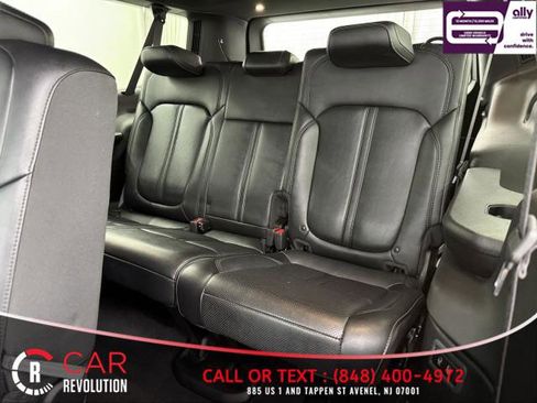 Used 2023 Jeep Wagoneer L Series II image 53