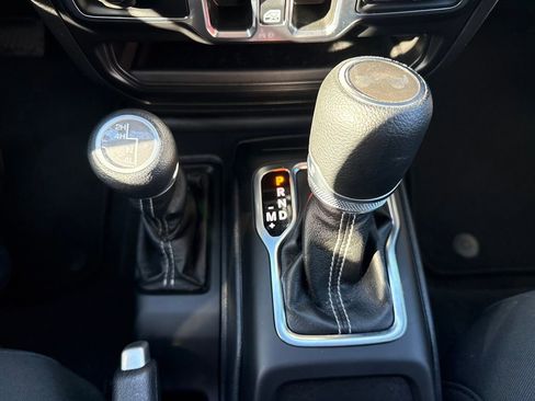 Used 2021 Jeep Wrangler Unlimited Sahara image 23