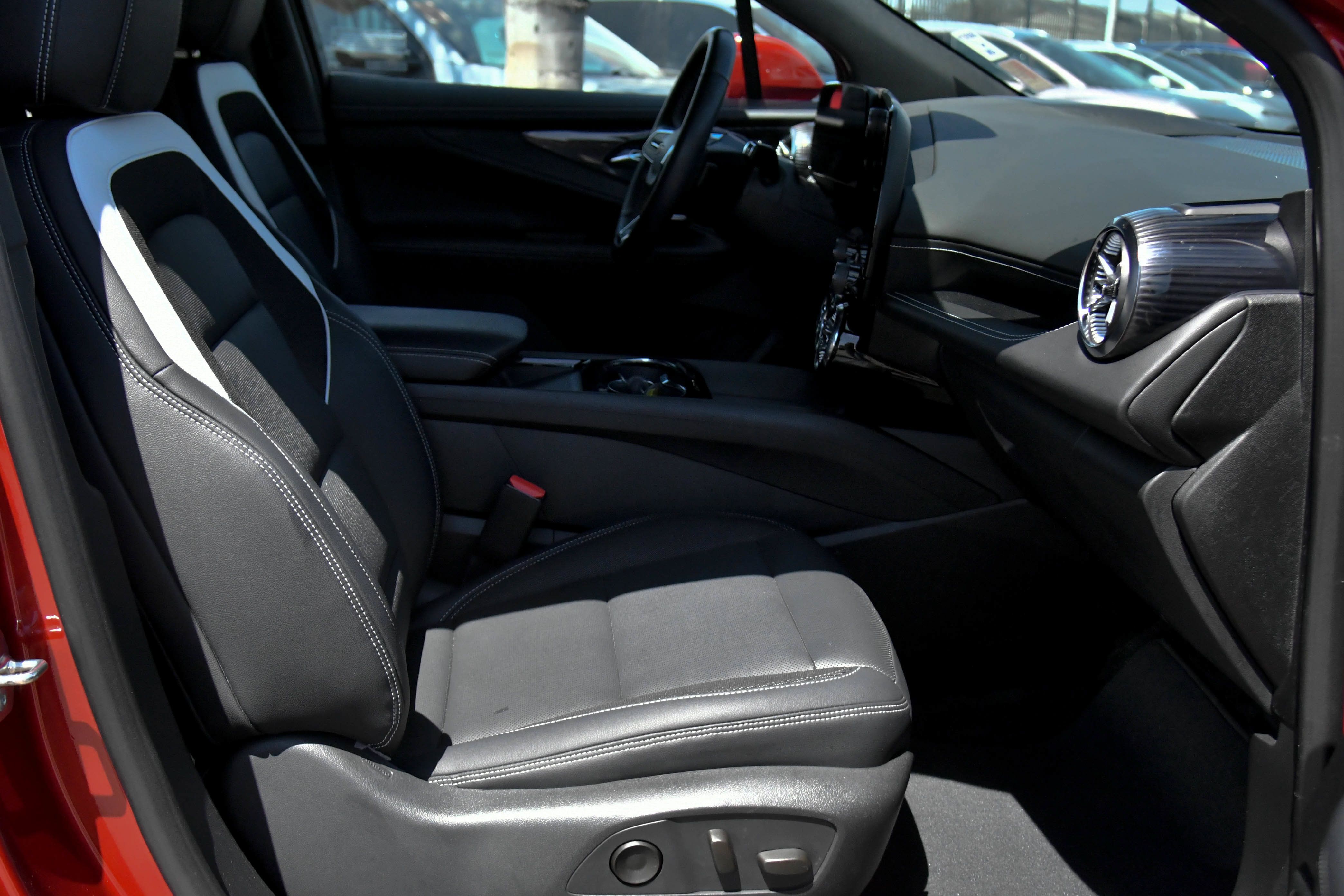 Used 2024 Chevrolet Blazer EV LT AWD/4WD image 52