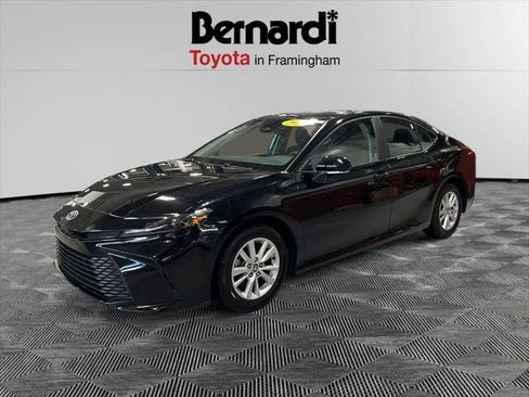 Certified 2025 Toyota Camry LE image 1