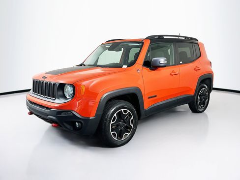 Used 2016 Jeep Renegade Trailhawk AWD/4WD image 3
