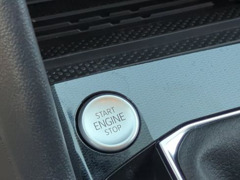 New 2026 Volkswagen Taos SE image 28