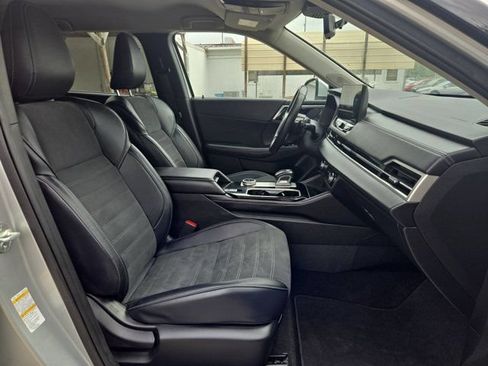 Used 2025 Mitsubishi Outlander SE AWD/4WD image 30