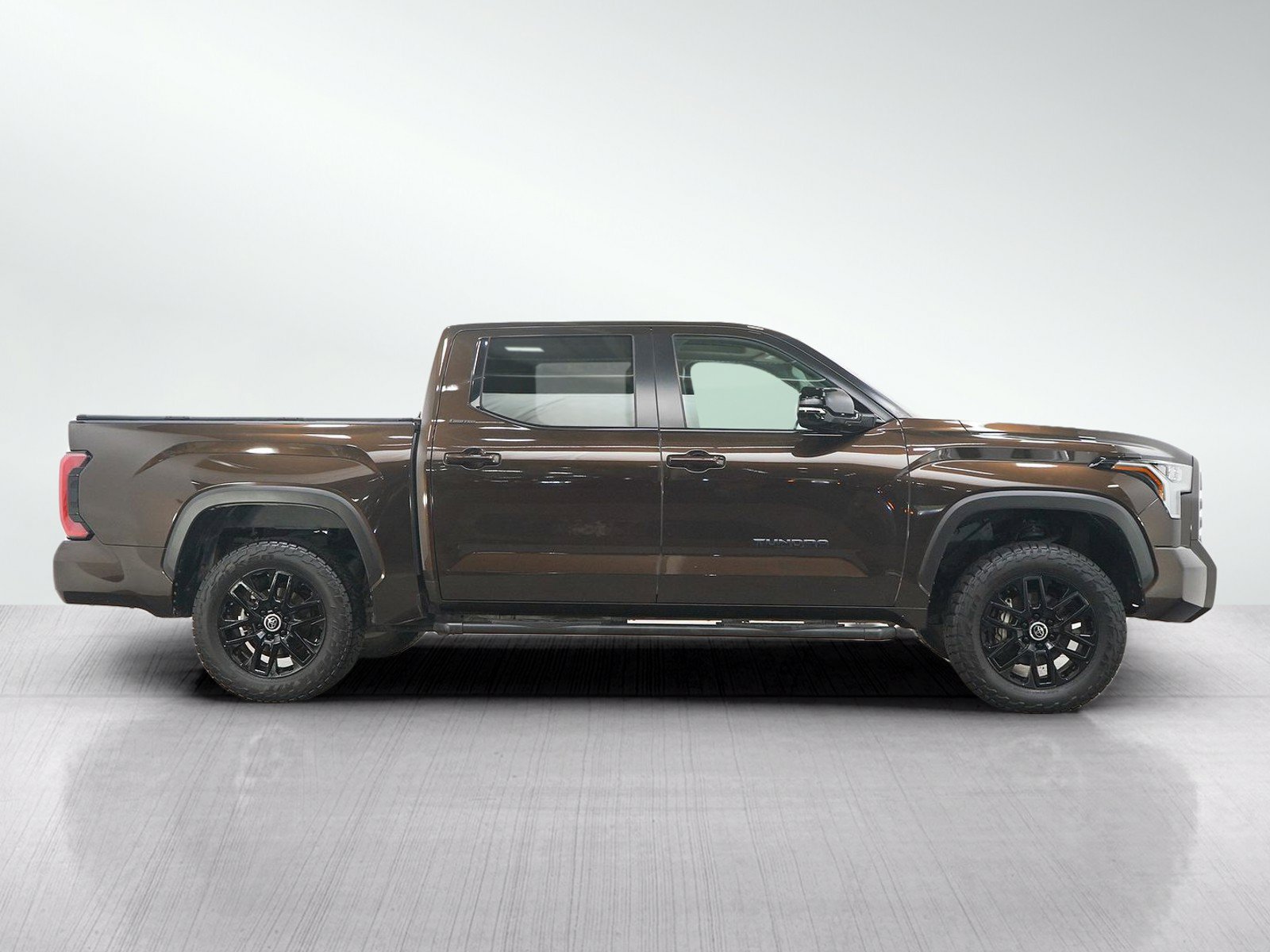 Used 2024 Toyota Tundra Limited AWD/4WD image 6