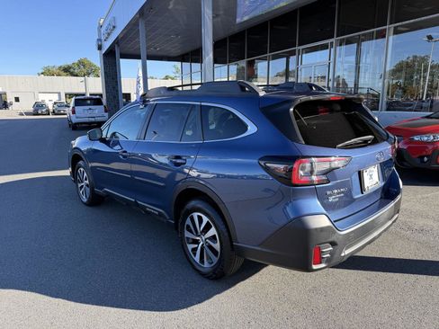 Used 2020 Subaru Outback Premium image 3