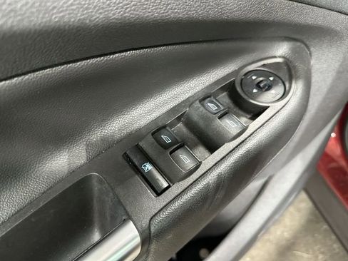 Used 2016 Ford Escape SE FWD image 19