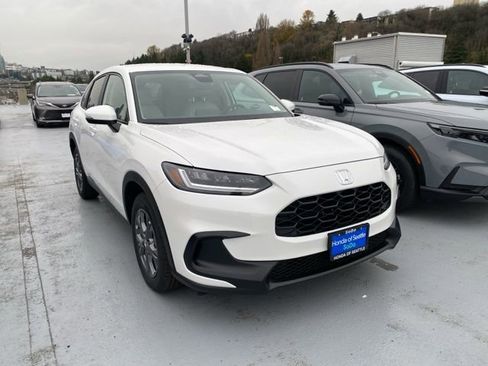 New 2026 Honda HR-V LX image 3