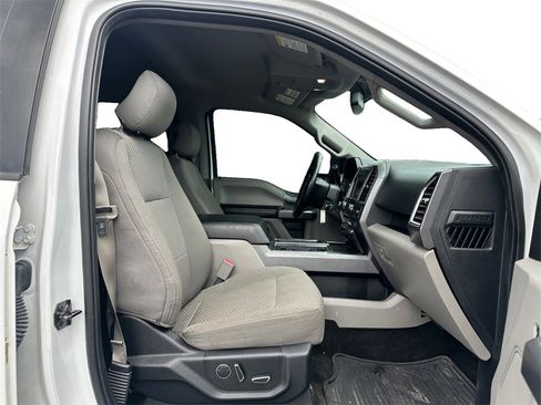 Used 2015 Ford F150 XLT w/ Equipment Group 302A Luxury image 16