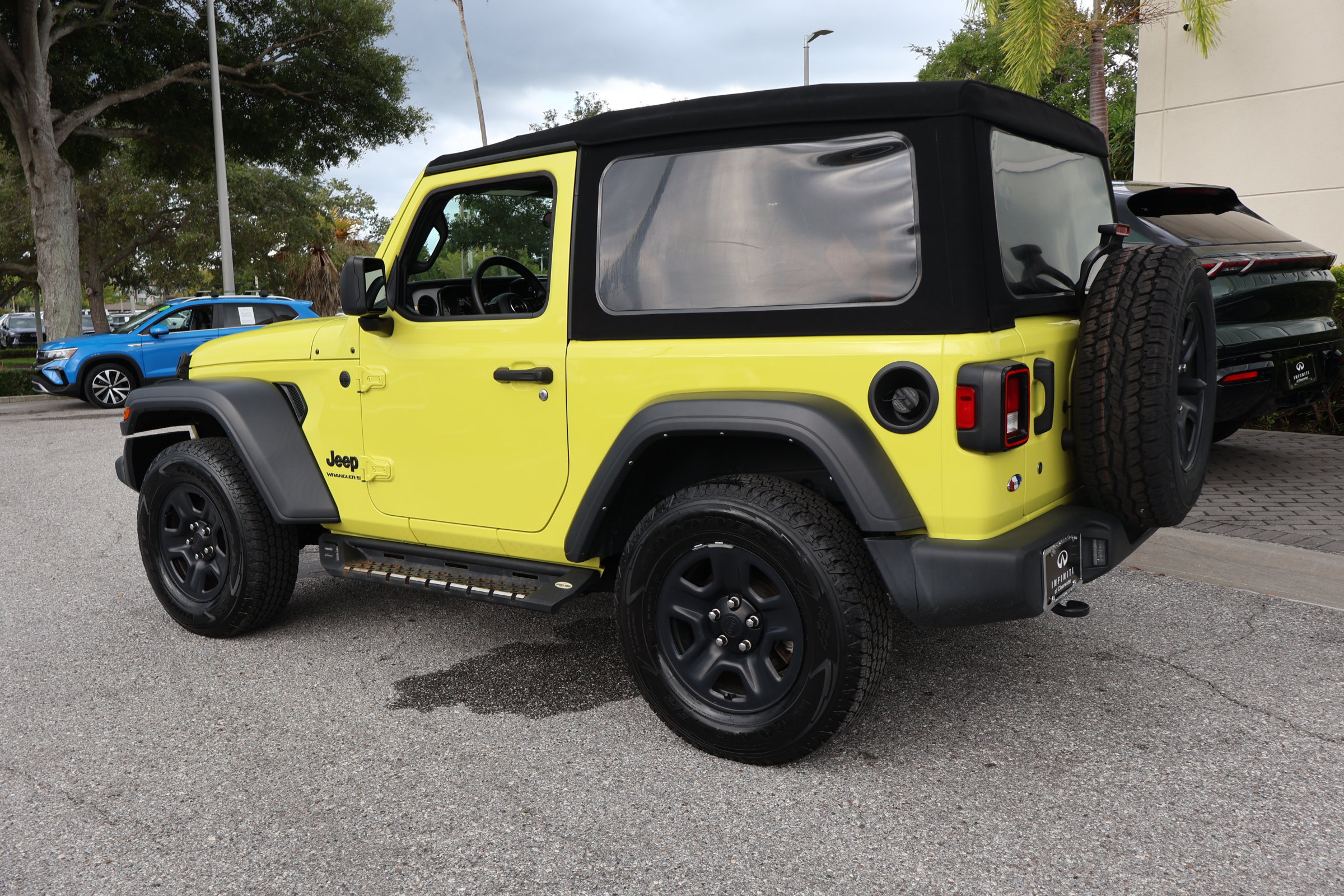 Used 2024 Jeep Wrangler Sport AWD/4WD image 6
